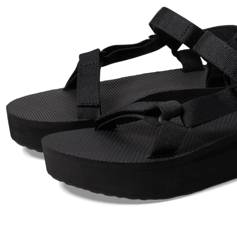 Teva Flatform Universal Sandal